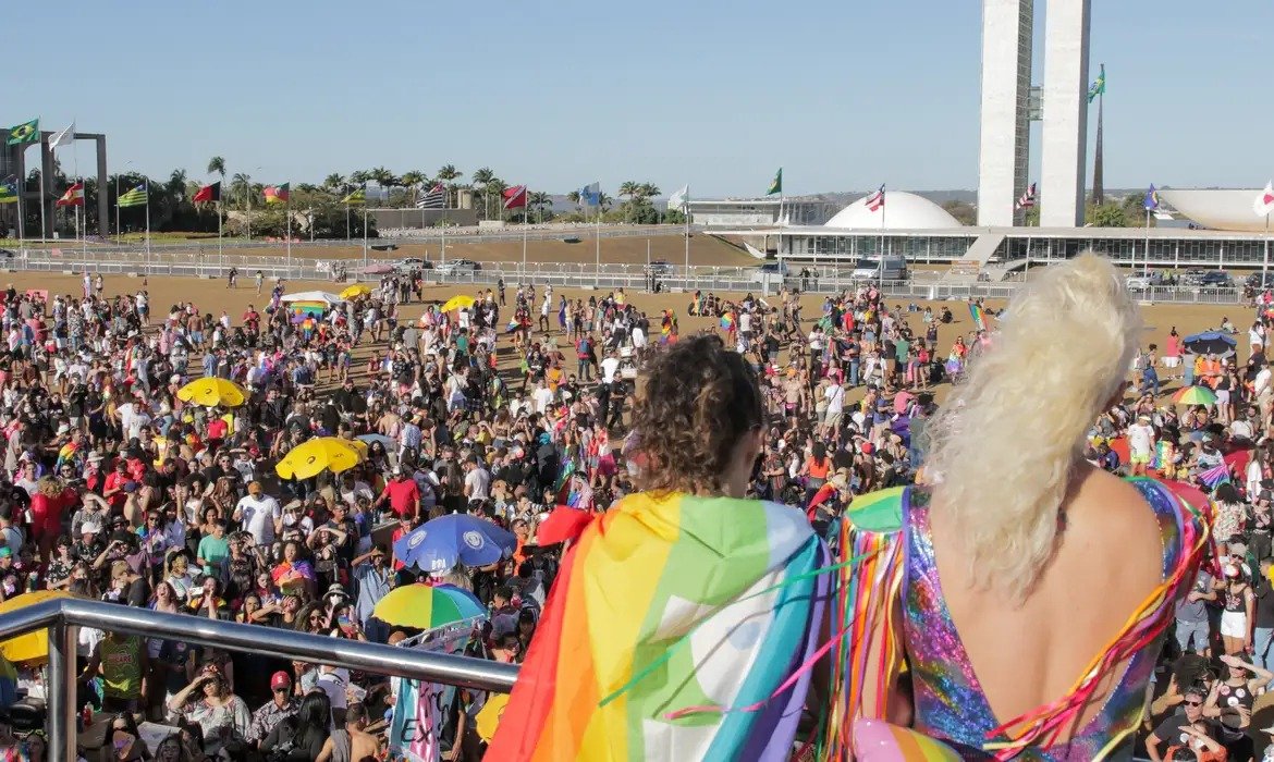Parada Orgulho LGBT 2026 e Capital Moto Week têm 124 vagas de ambulantes